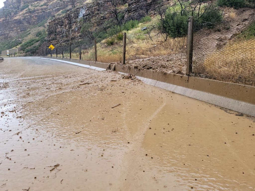 Interstate 70 closed in Glenwood Canyon due to mudslide - Vimarsana News